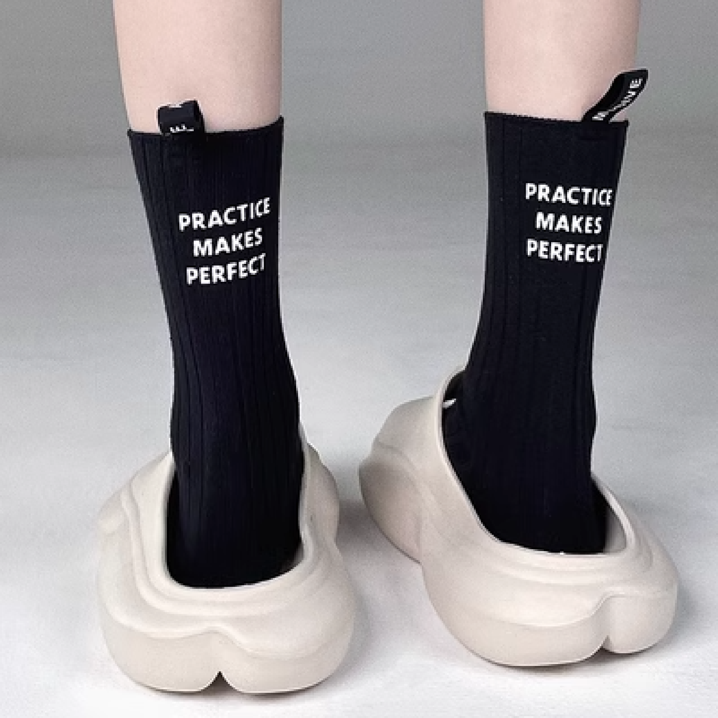 heel label letter socks