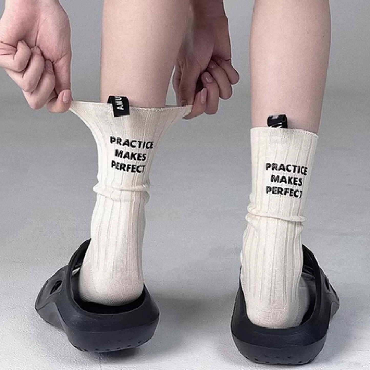 heel label letter socks