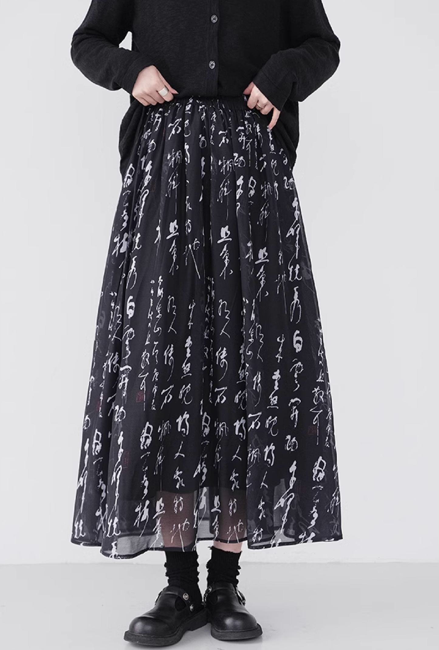 “KANJI”print see-through skirt