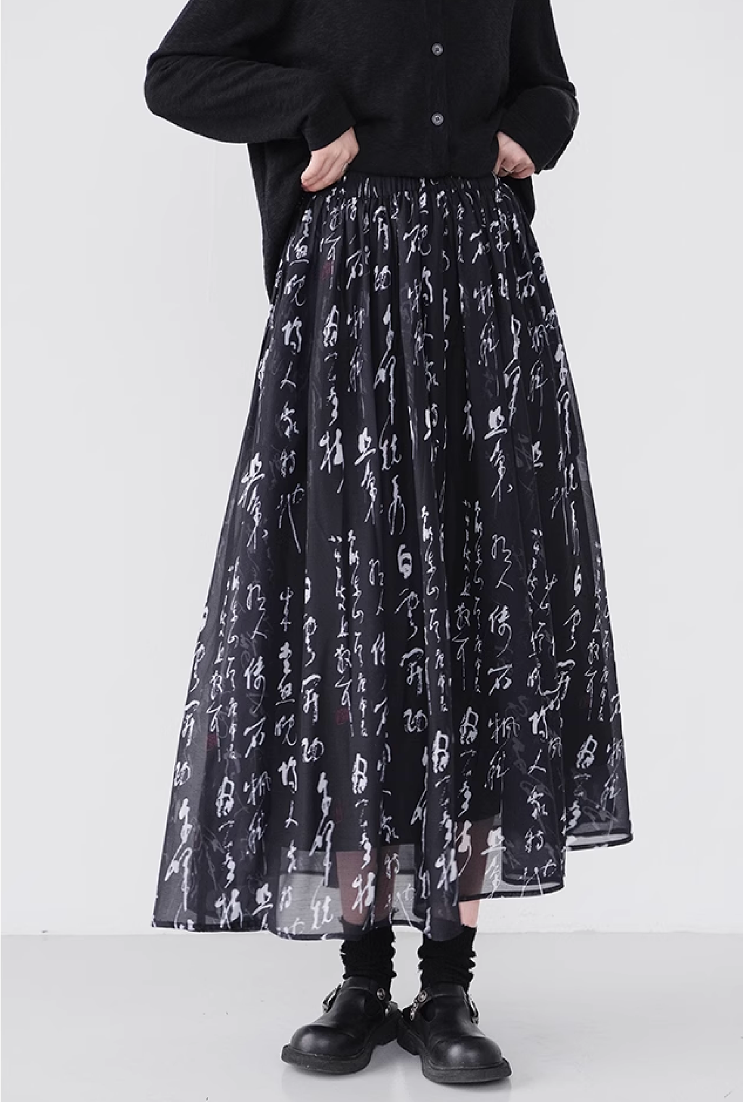 “KANJI”print see-through skirt