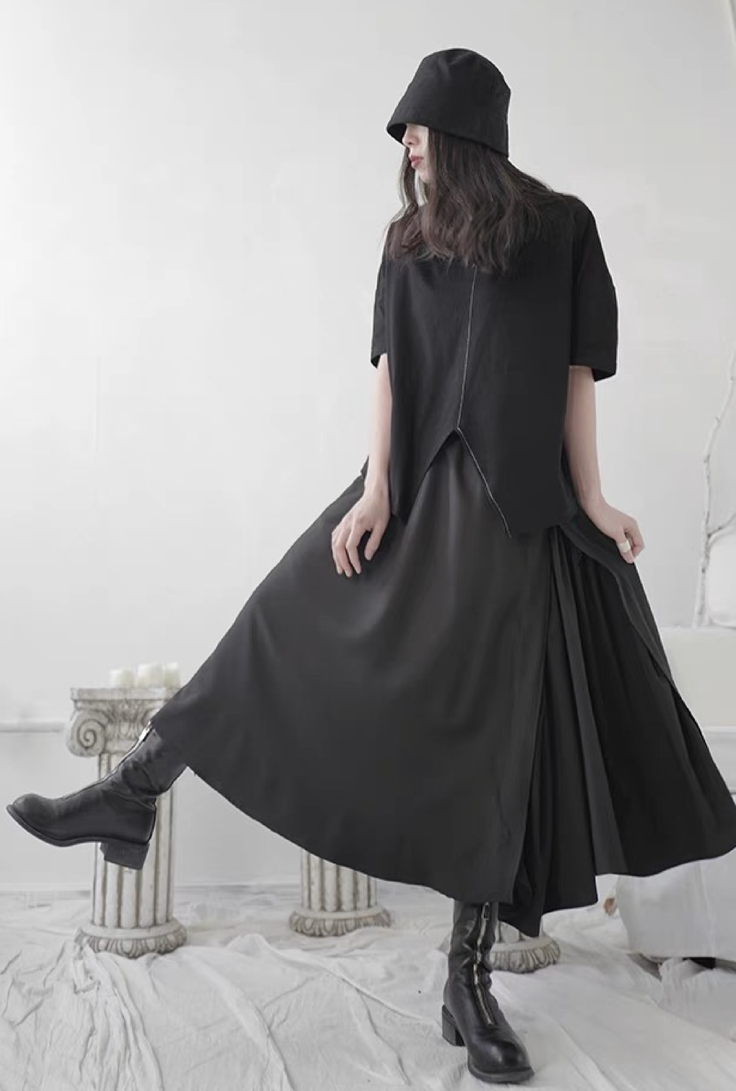 slit and pleats inside skirt